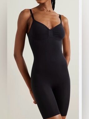 SKIMS Seamless Sculpt Mid Thigh Bodysuit Onyx Black Shapewear S